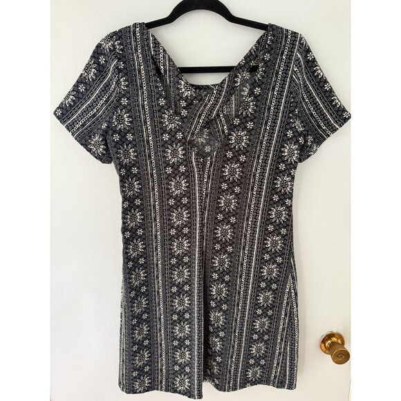 Hollister Women’s M Dress Black White Floral Mini Short Sleeve Dress - Picture 2 of 8